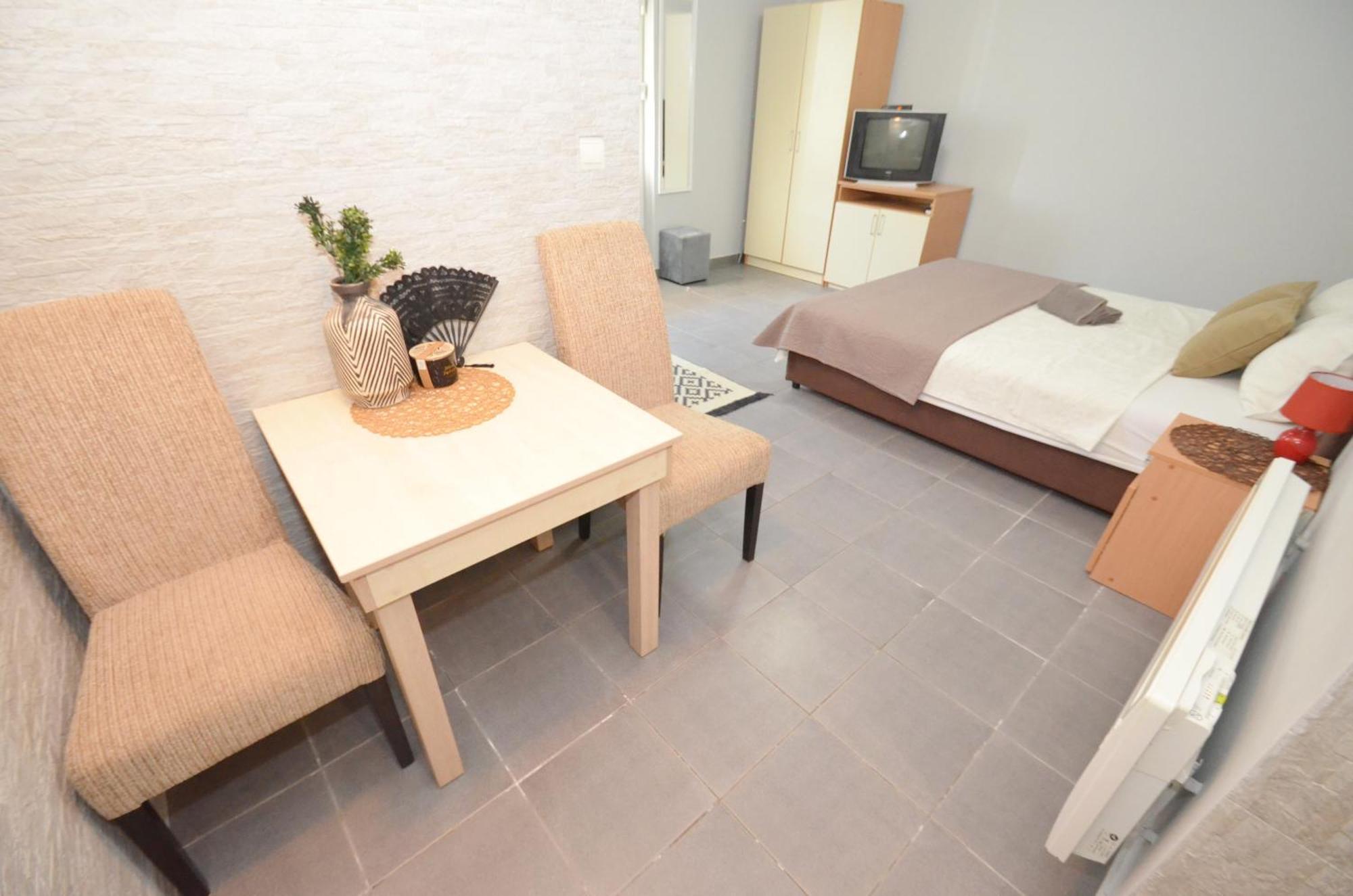 Porto Lastva Apartments Тиват Екстериор снимка
