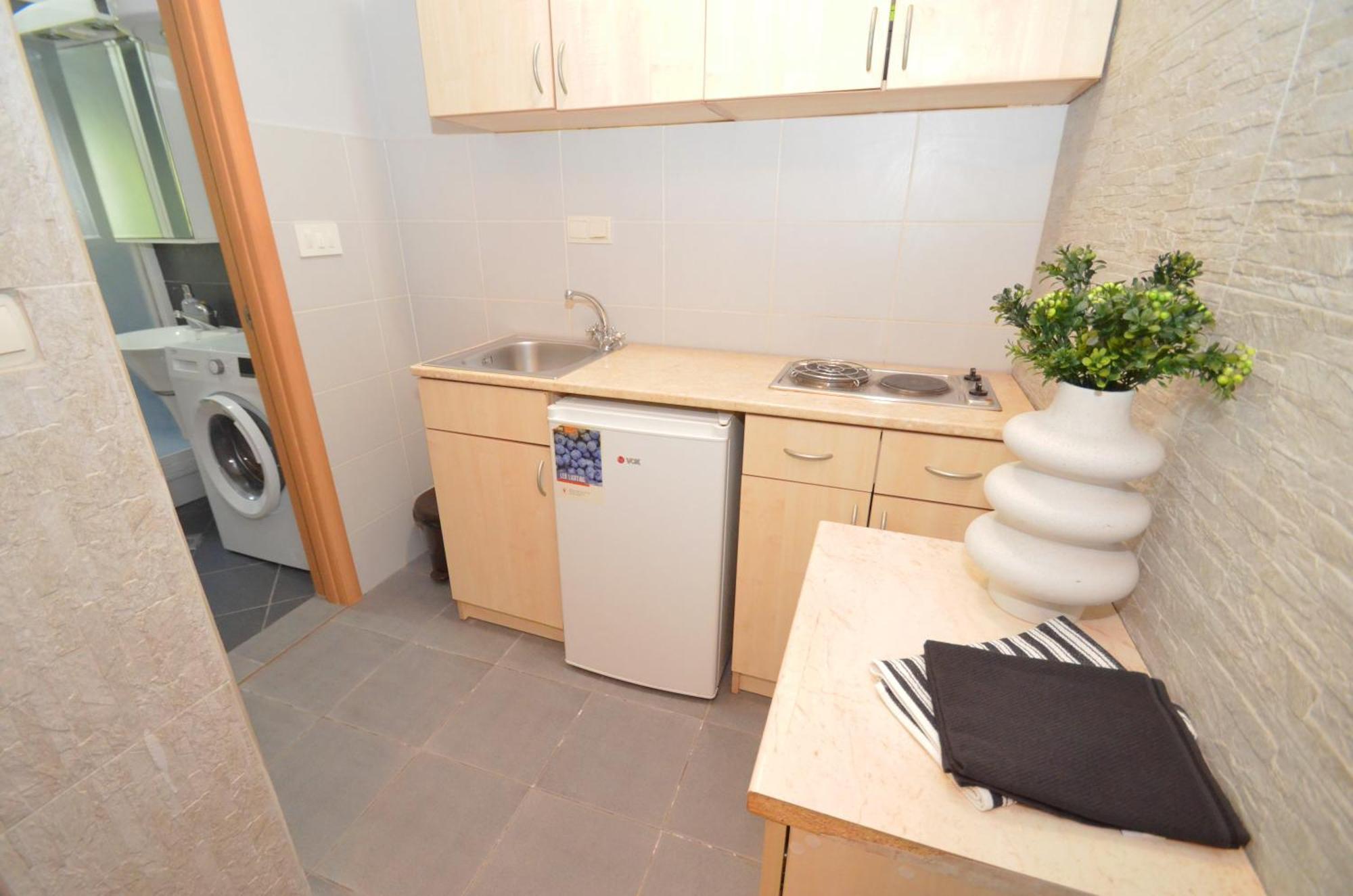 Porto Lastva Apartments Тиват Екстериор снимка